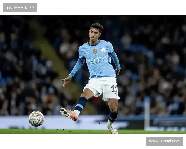 罗马诺:赫罗纳与曼城达成协议租借后卫维托尔雷斯 罗马诺:赫罗纳与曼城达成协议租借后卫维托尔雷斯